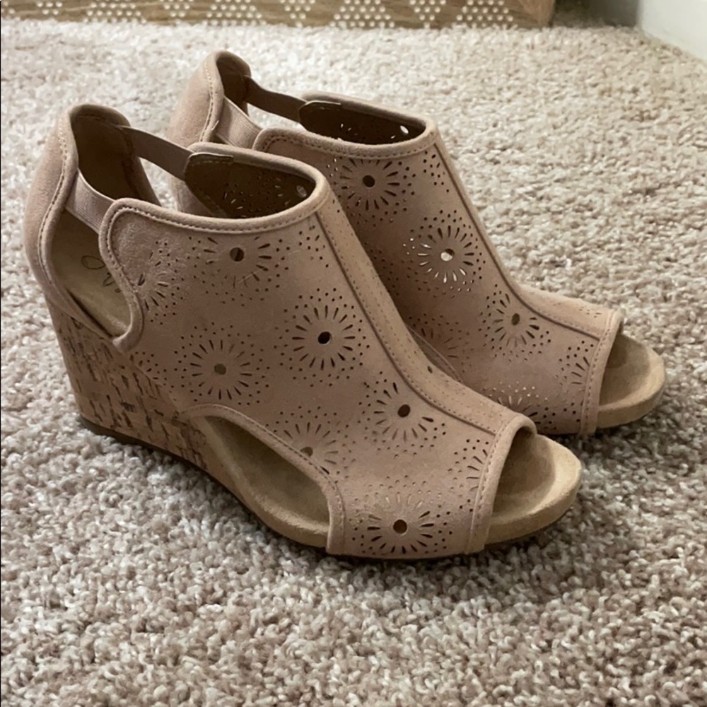 Comfy Peep Toe Wedges, 6.5